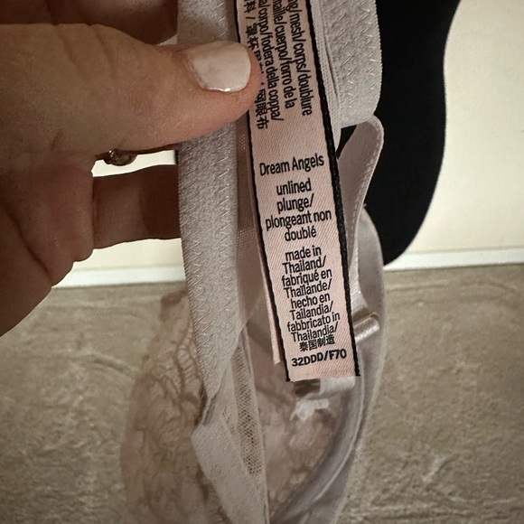 NWOT Victoria’s Secret Dream Angels Unlined Plunge - Picture 5 of 5